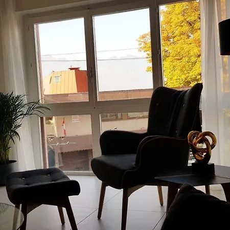 City Center Lake View Apartmán